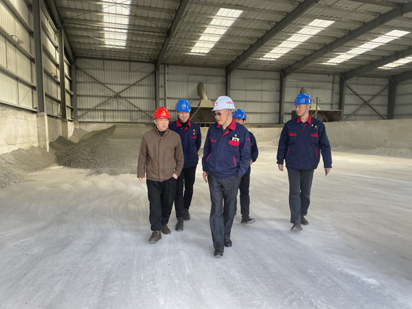 股份公司黨委委員、副總經理劉道昆到建材公司調研